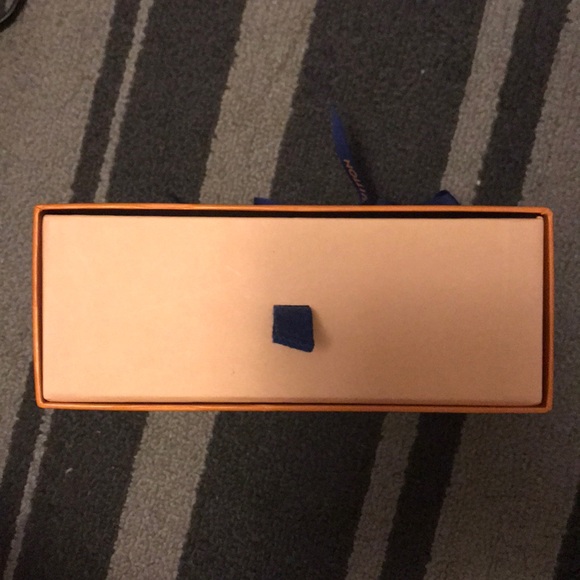 Louis Vuitton Dust box gift box and ribbon - Picture 6 of 7